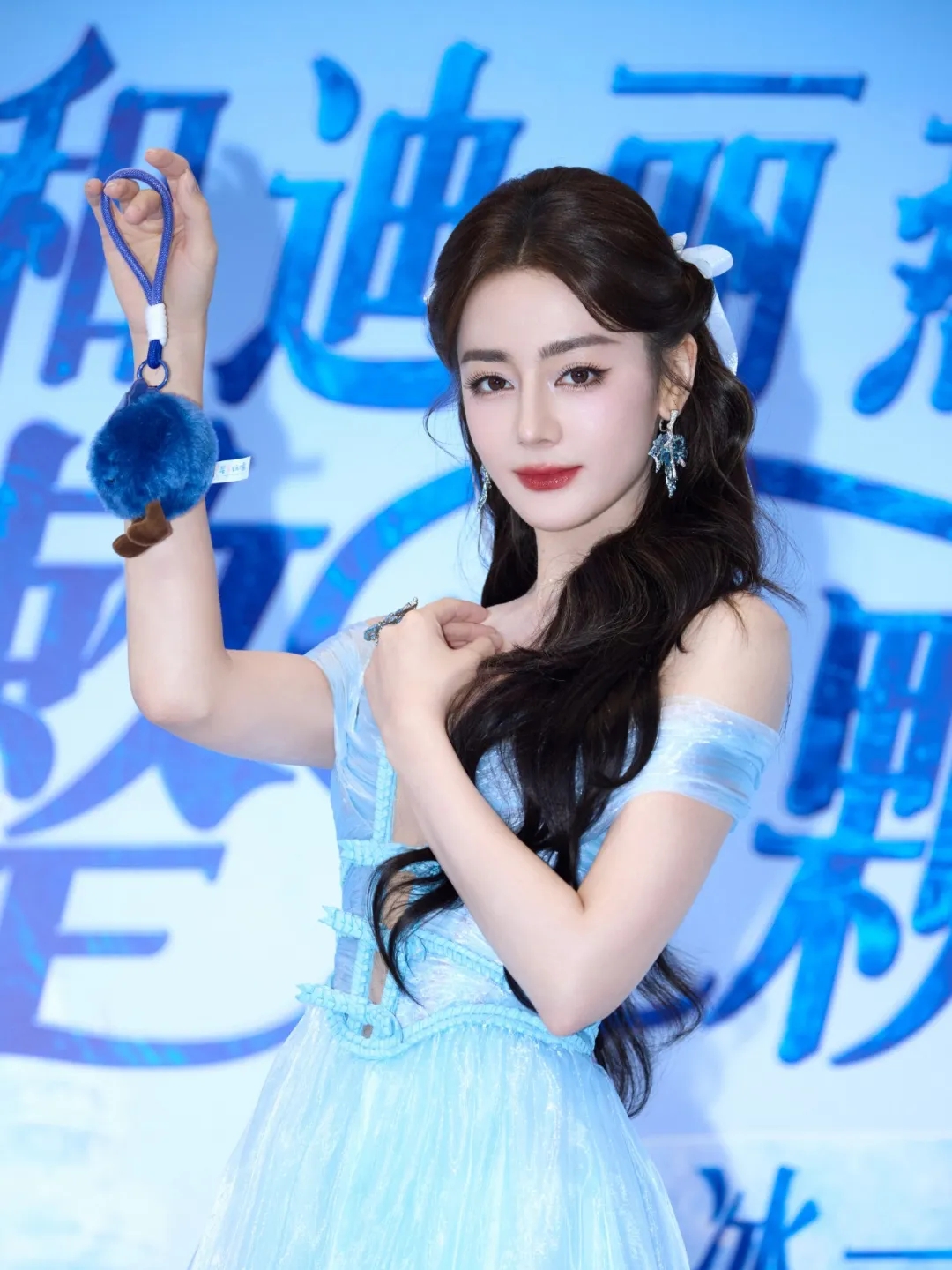 中国内地影视女演员、流行乐歌手迪丽热巴的写真图2