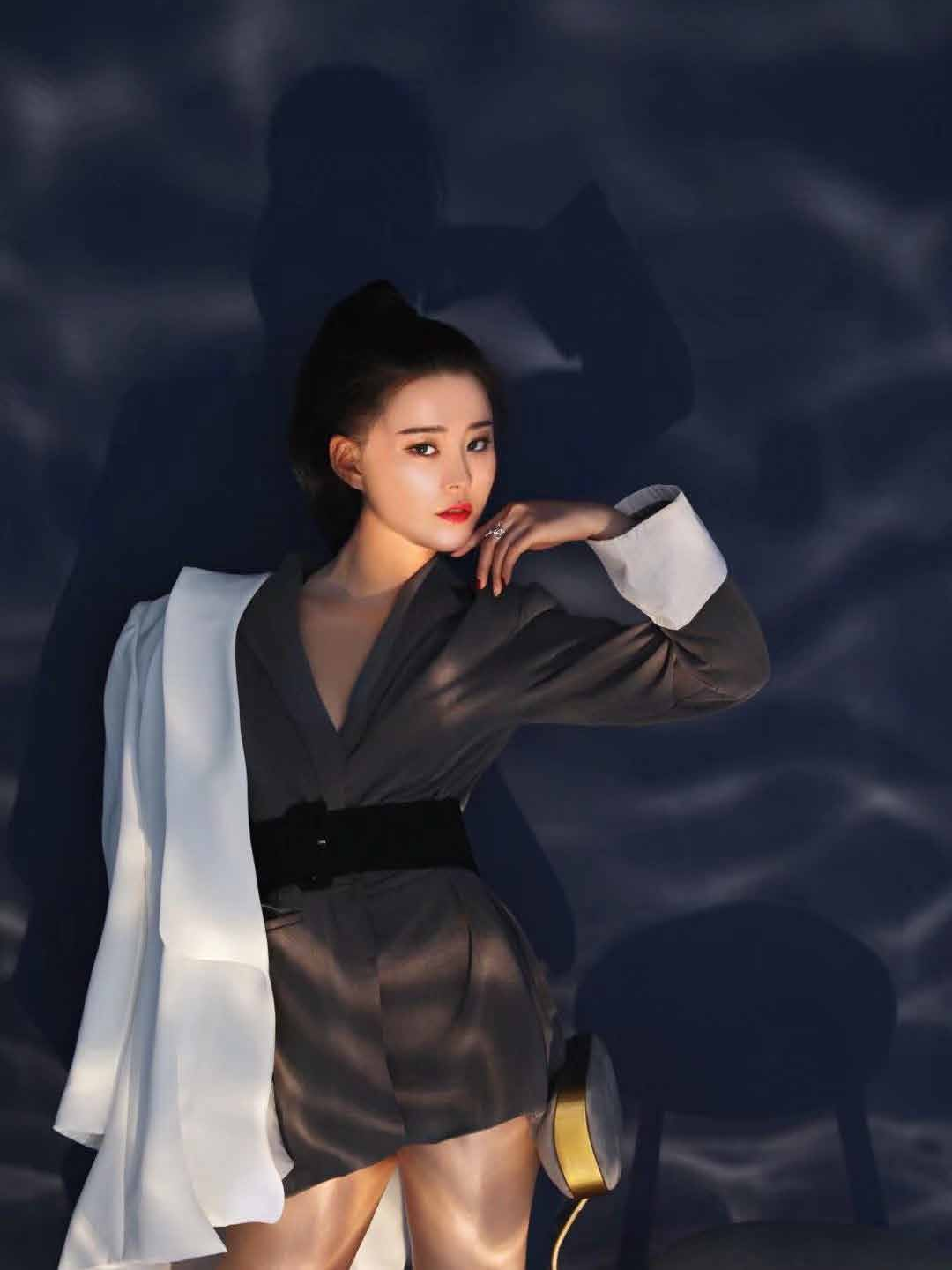 中国流行女音乐唱作人李乐乐的写真图7