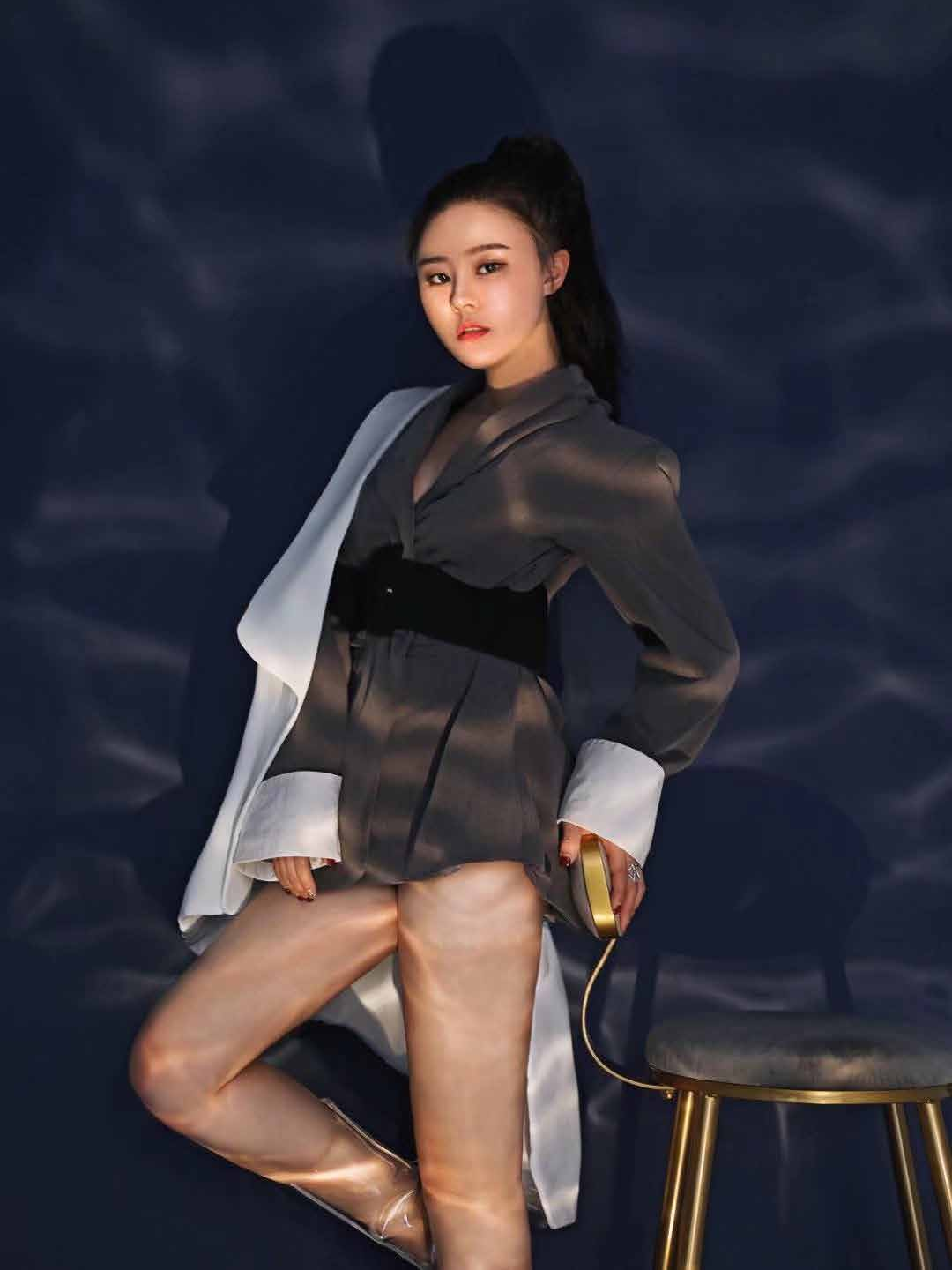 中国流行女音乐唱作人李乐乐的写真图2