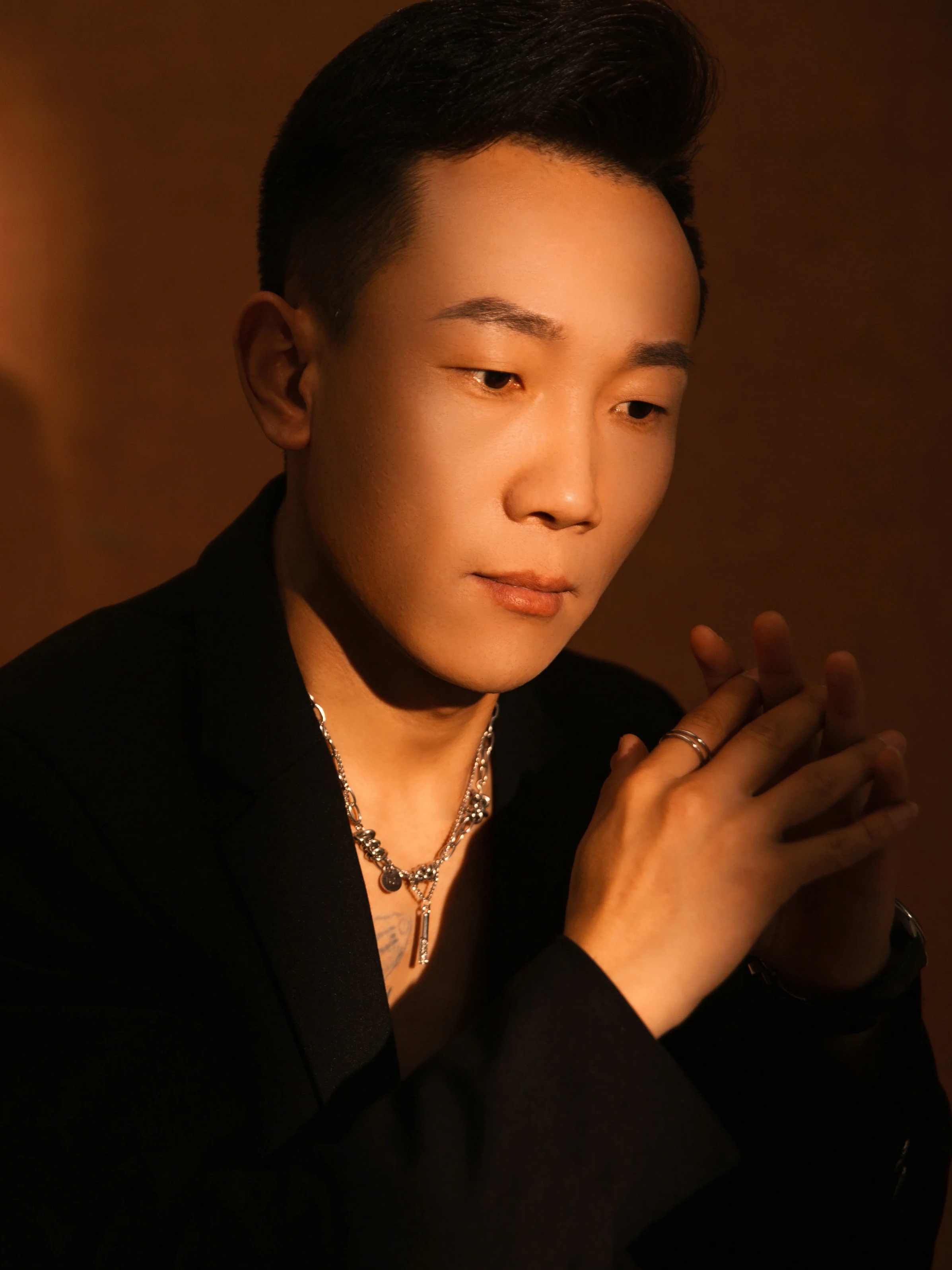 中国内地男歌手、演员万海东的写真图2